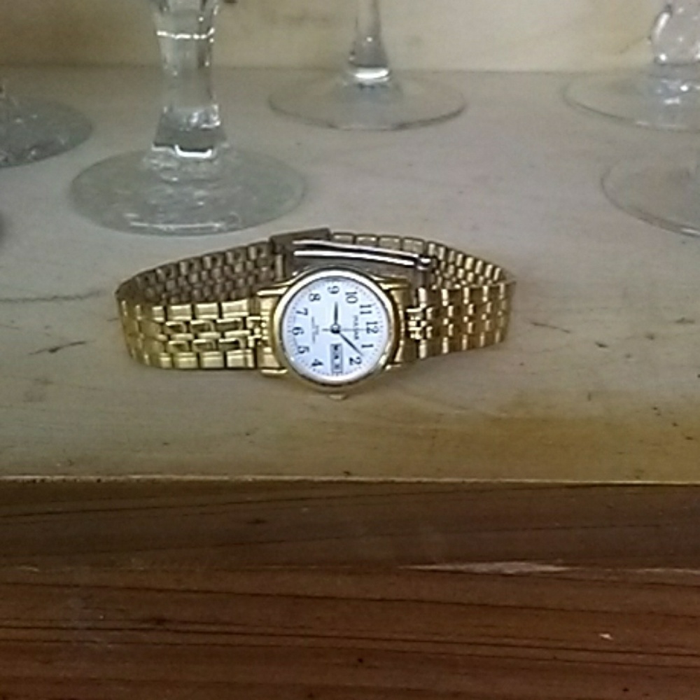 Pulsar watch for a woman